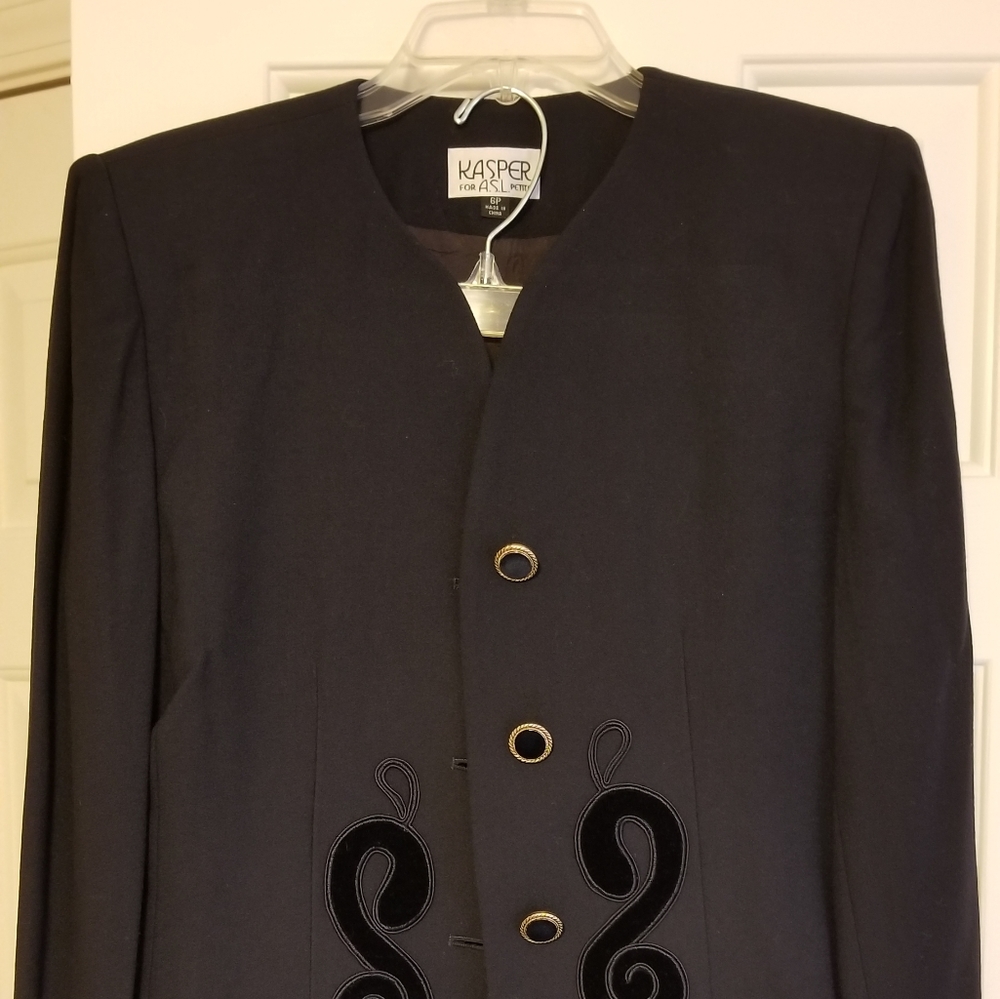 Kasper Suit